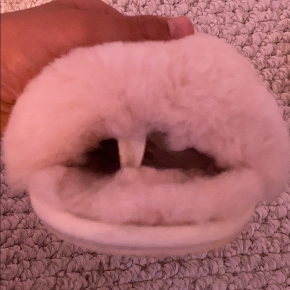 ugg slippers - Picture 4 of 4
